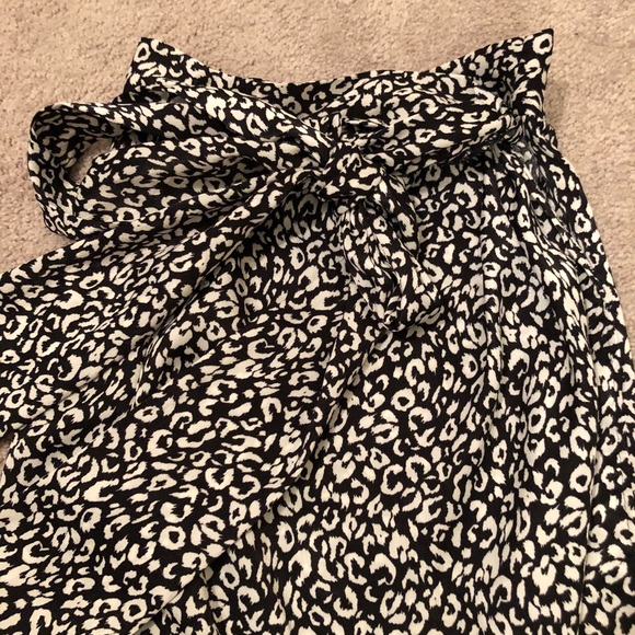 French Grey leopard print midi wrap skirt - Picture 2 of 3